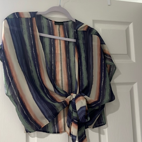 Zenobia Tops - Lightweight blouse that ties at the waist